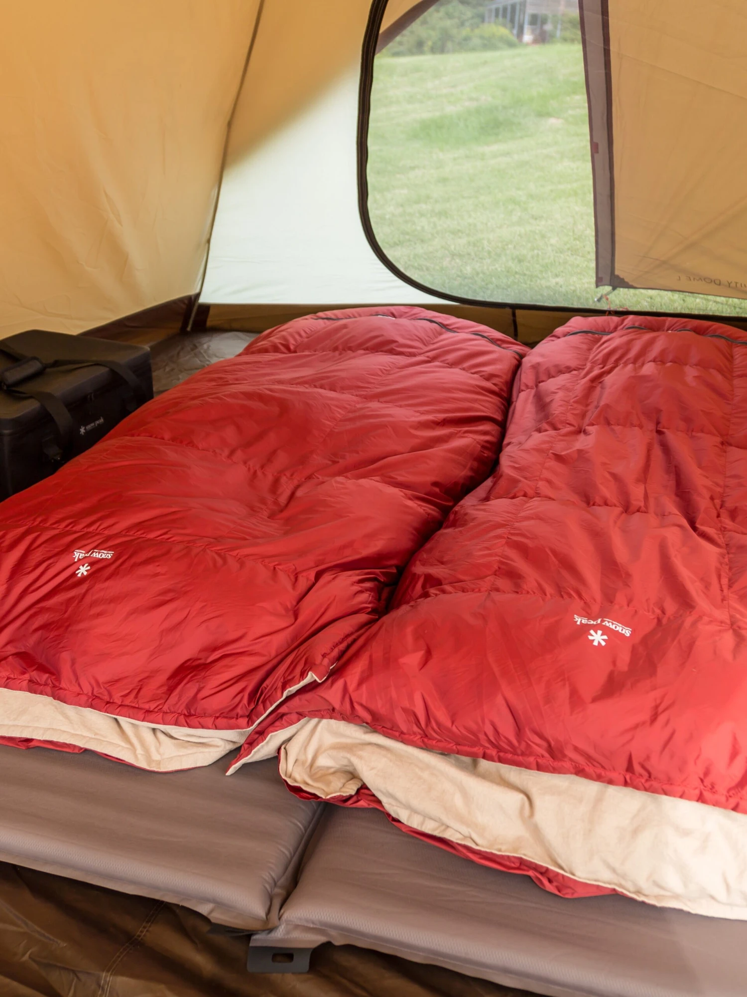 Snow Peak Amenity Dome Large 6 Person Tent - Brown 9 Snow Peak Amenity Dome Large 6 Person Tent - Brown - Image 7