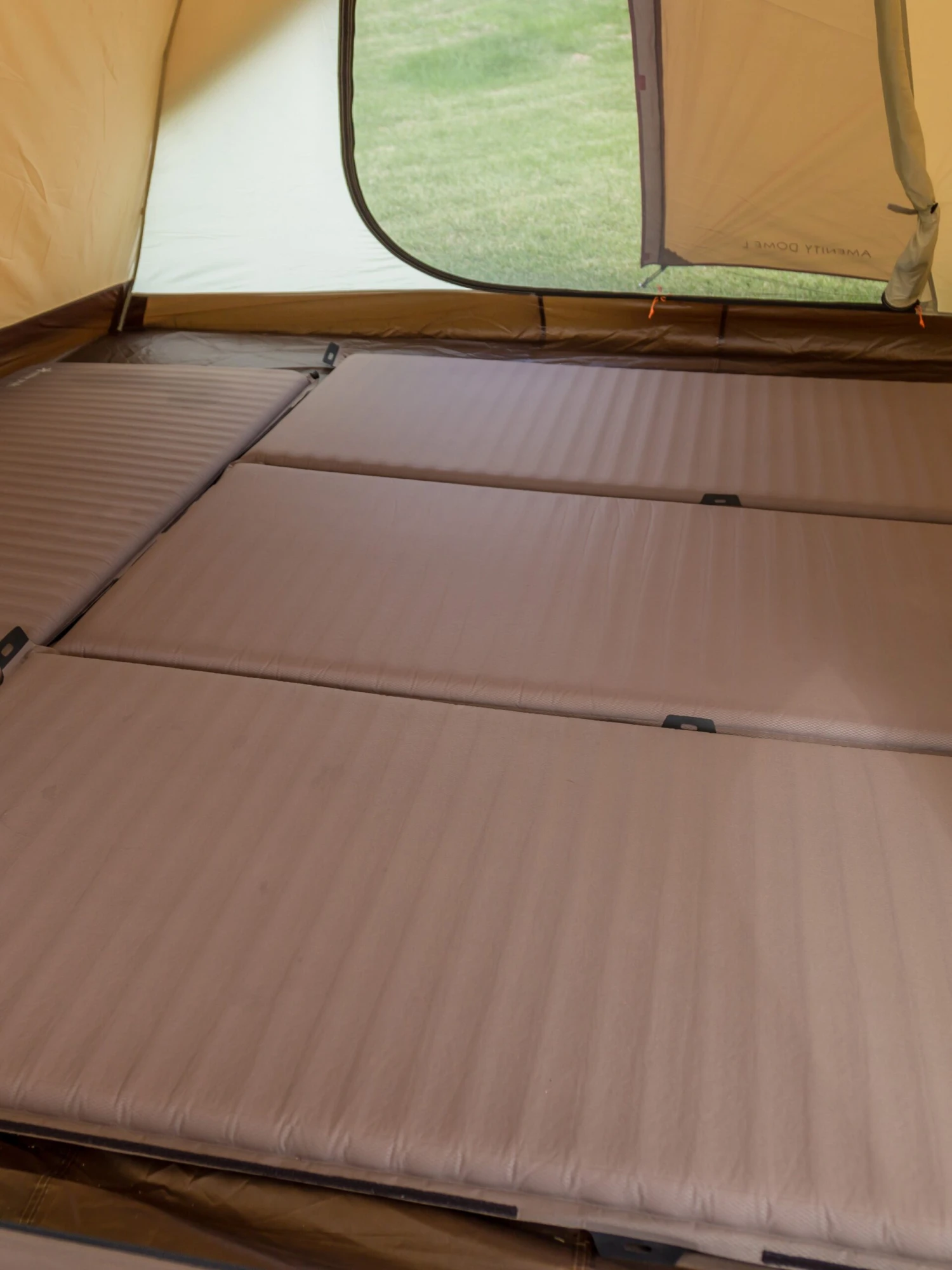 Snow Peak Amenity Dome Large 6 Person Tent - Brown 8 Snow Peak Amenity Dome Large 6 Person Tent - Brown - Image 6