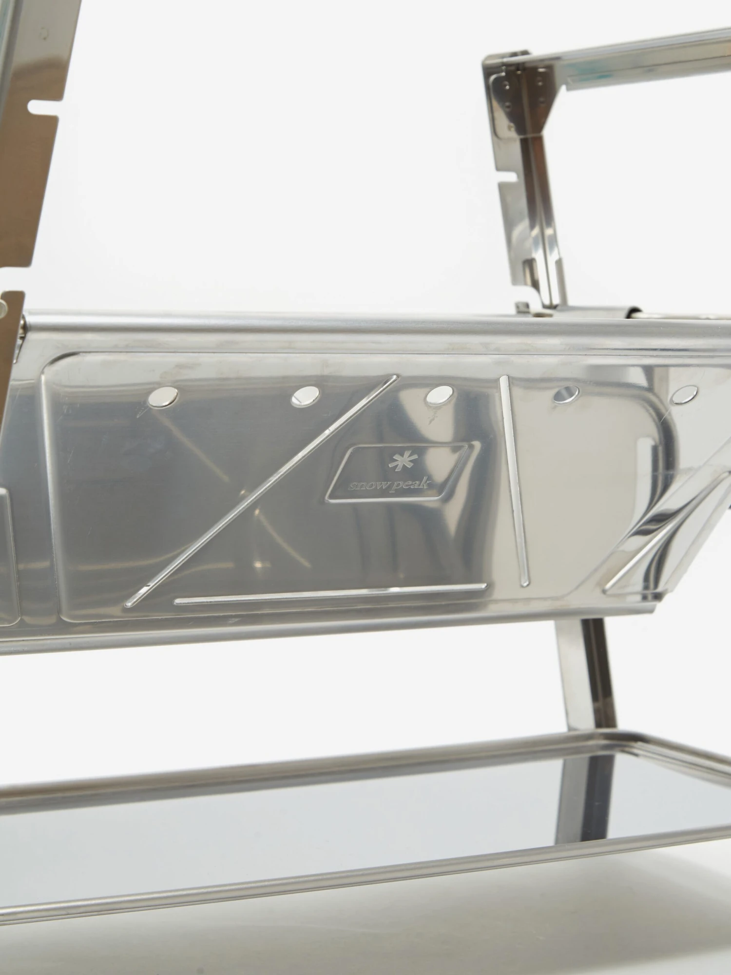 Snow Peak Takibi Solo Fire Pit And Grill - Silver 7 Snow Peak Takibi Solo Fire Pit And Grill - Silver - Image 5