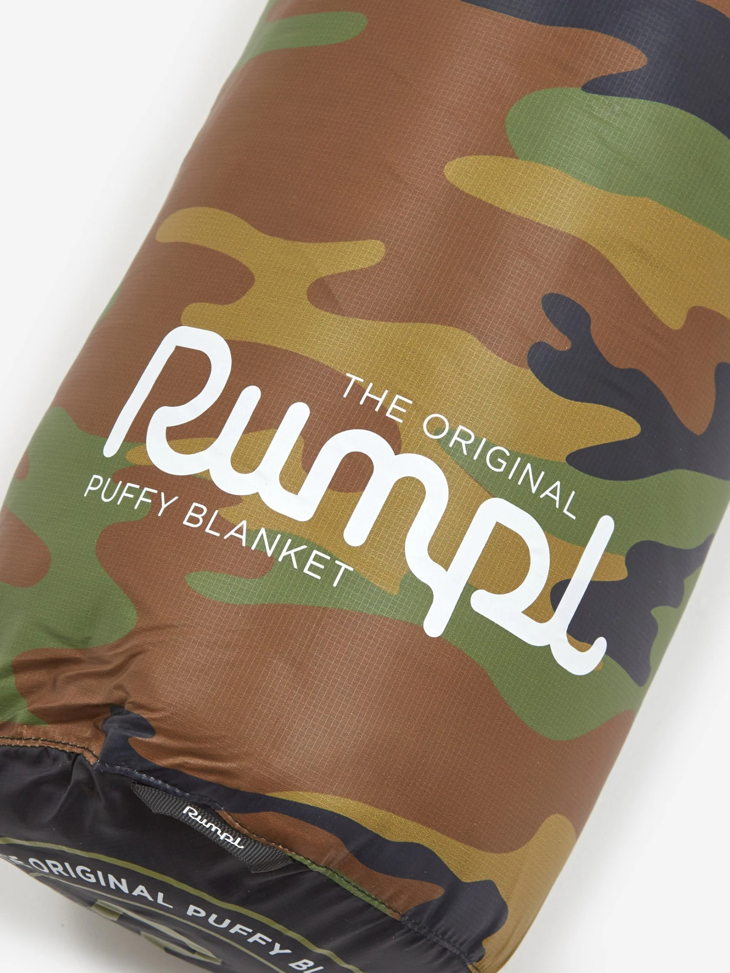 RUMPL The Original Puffy Blanket - Woodland Camo 10 RUMPL The Original Puffy Blanket - Woodland Camo - Image 8