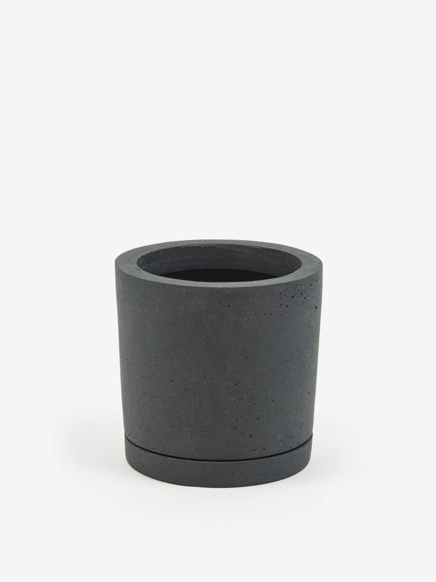 HAY Plant Pot With Saucer - Medium - Black 3 HAY Plant Pot With Saucer - Medium - Black