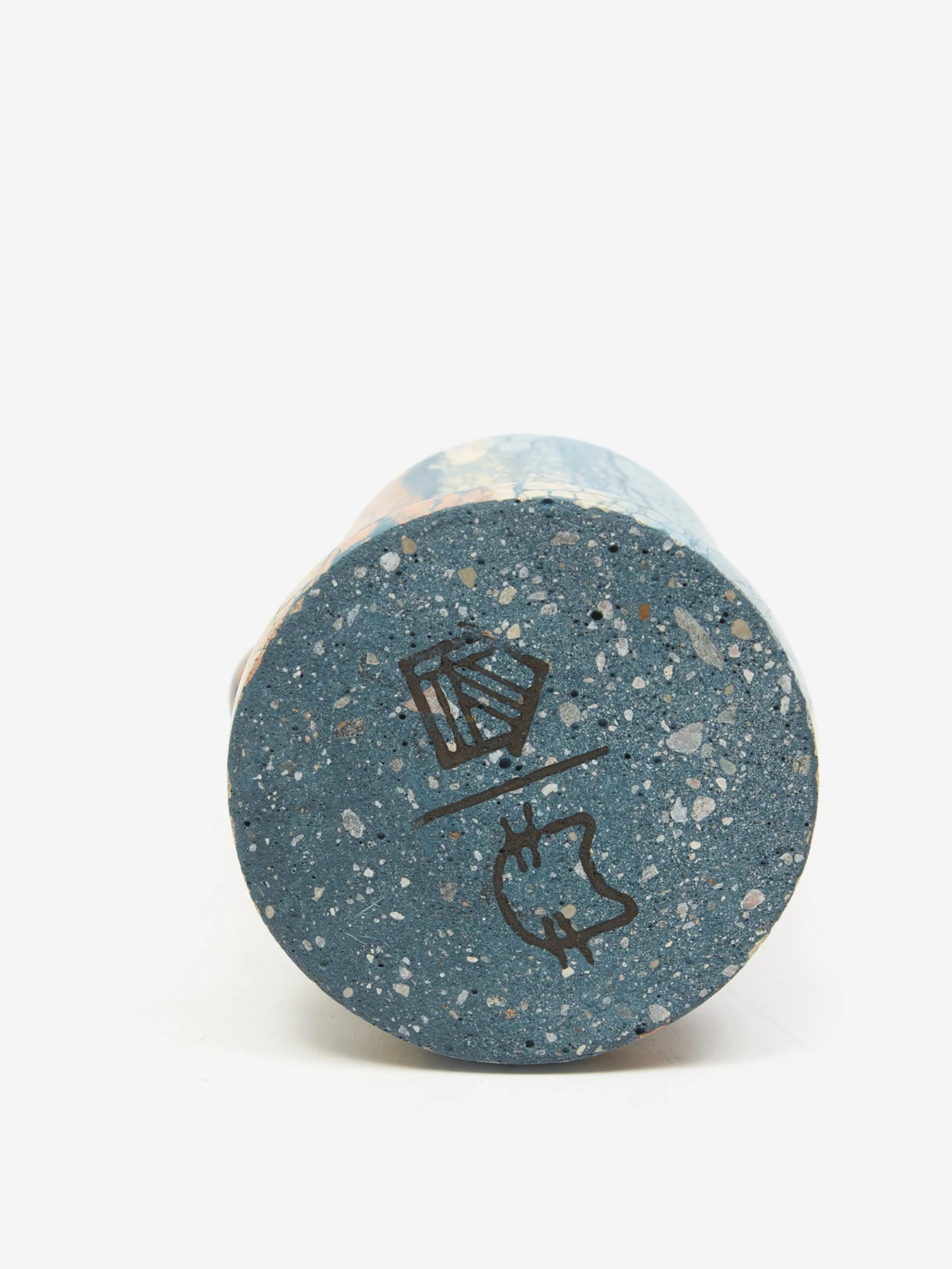 Houseplant By Seth Rogen Concrete Ashtray - Dusk 6 Houseplant By Seth Rogen Concrete Ashtray - Dusk - Image 4