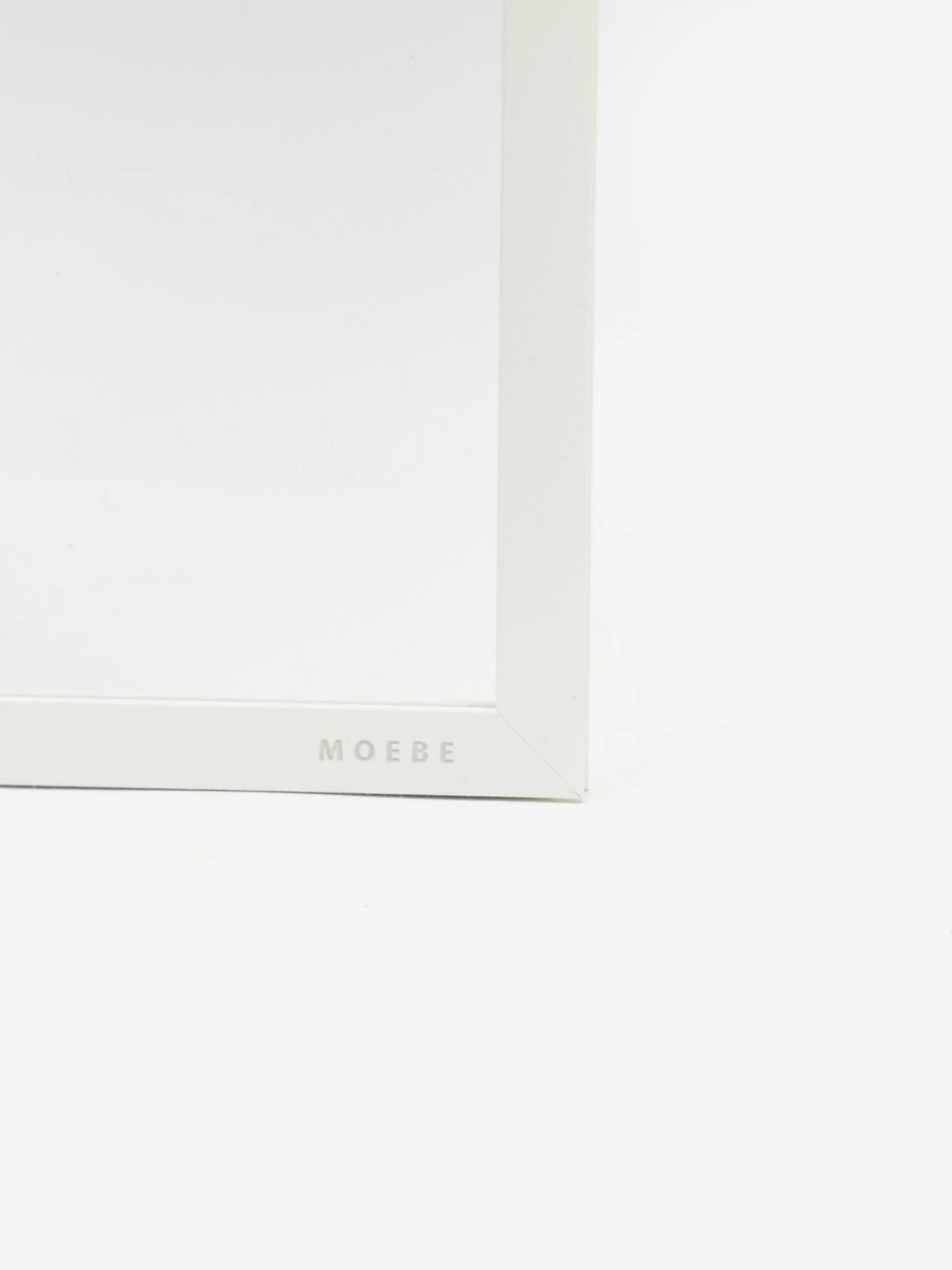 MOEBE A4 Picture Frame - White 5 MOEBE A4 Picture Frame - White - Image 4
